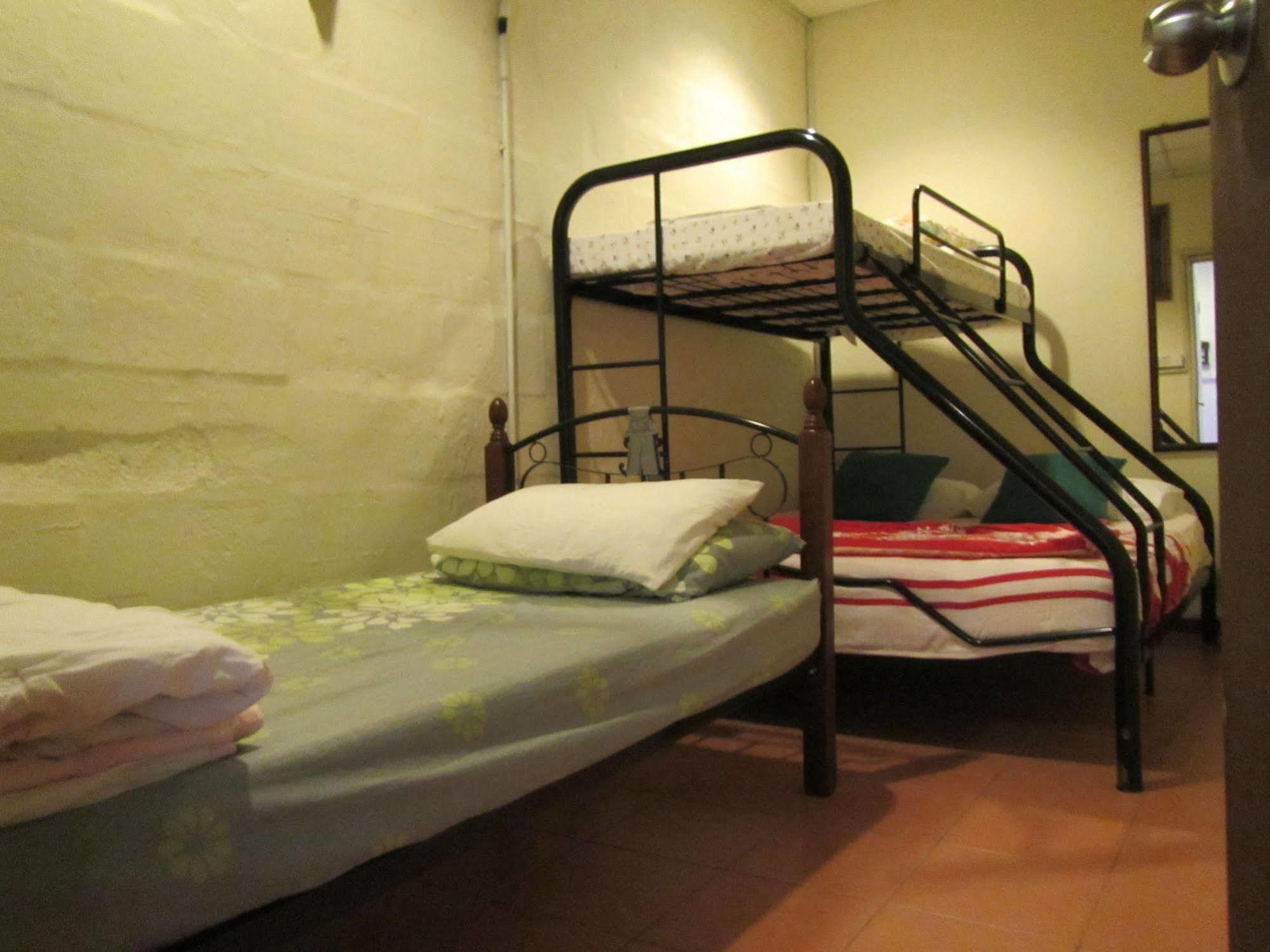 Sensi Backpackers Hostel Κότα Κιναμπαλού Εξωτερικό φωτογραφία